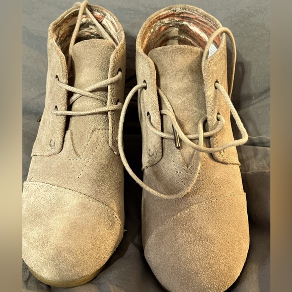 EUC Toms Womens 9 Desert Wedge Bootie - Picture 1 of 6